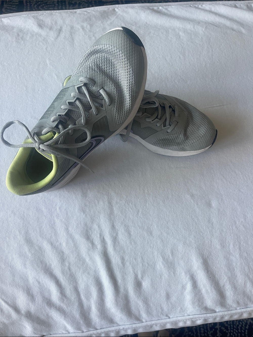 NIKE Ladies Size 6 “Downshifter” Light Gray Athletic Sneakers